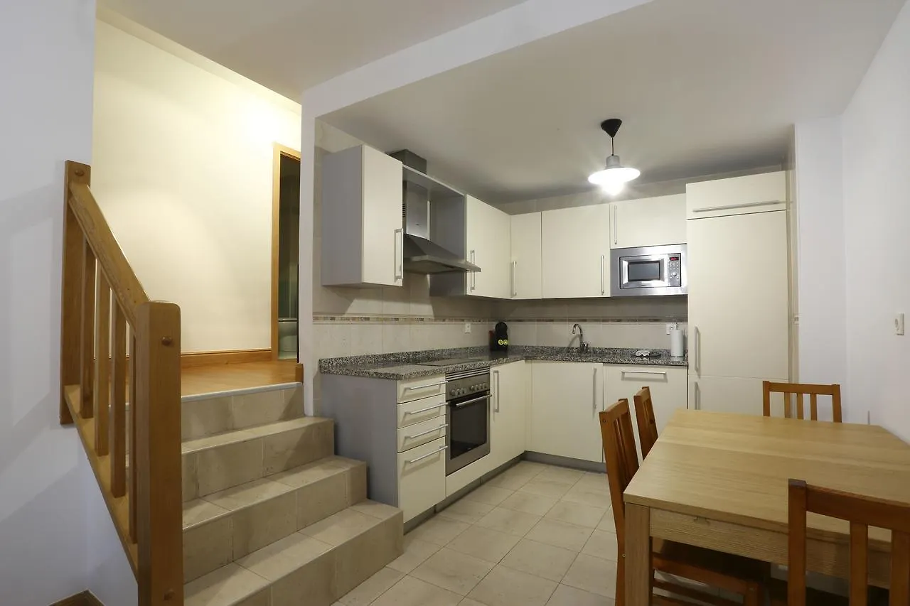 Tolosa By Smiling Rentals contacts